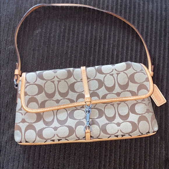 Coach Handbags - ✨2000s✨ Coach Purse